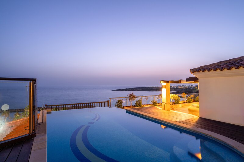 Coral Beach Hotel & Resort 131