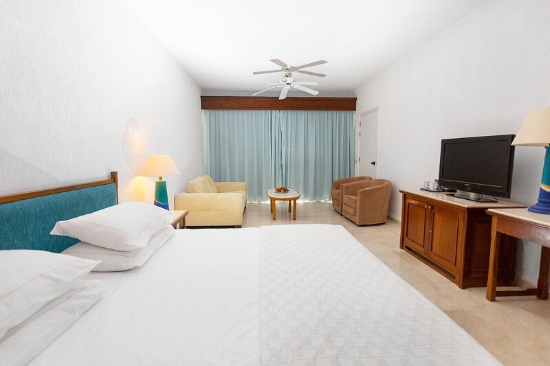 Coral Beach Hotel & Resort 137