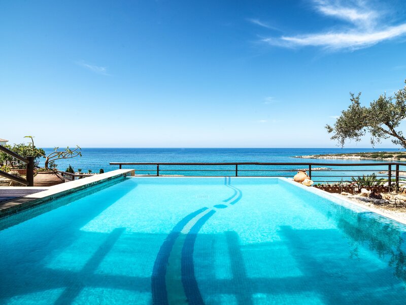 Coral Beach Hotel & Resort 140