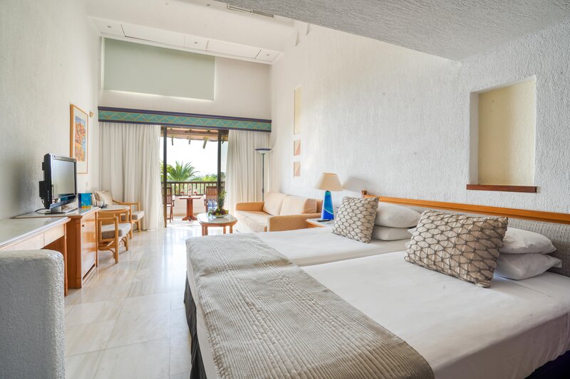 Coral Beach Hotel & Resort 141