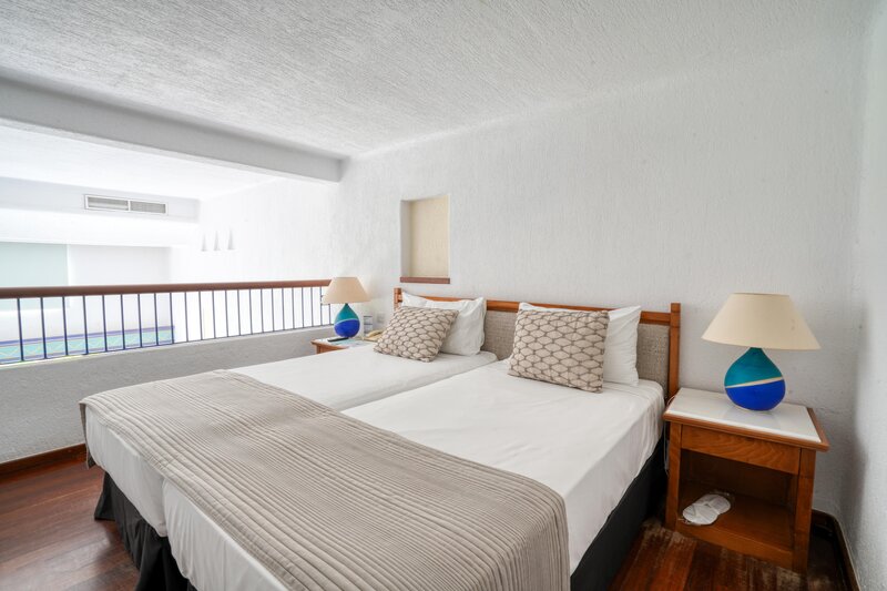 Coral Beach Hotel & Resort 144