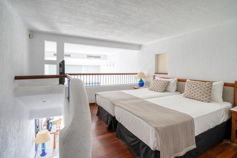 Coral Beach Hotel & Resort 145
