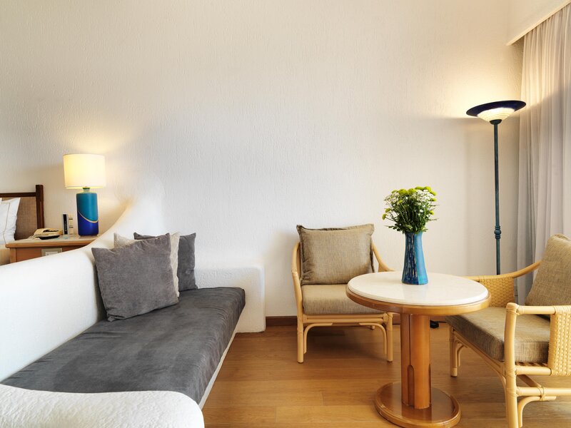 Coral Beach Hotel & Resort 148