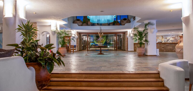 Coral Beach Hotel & Resort 155