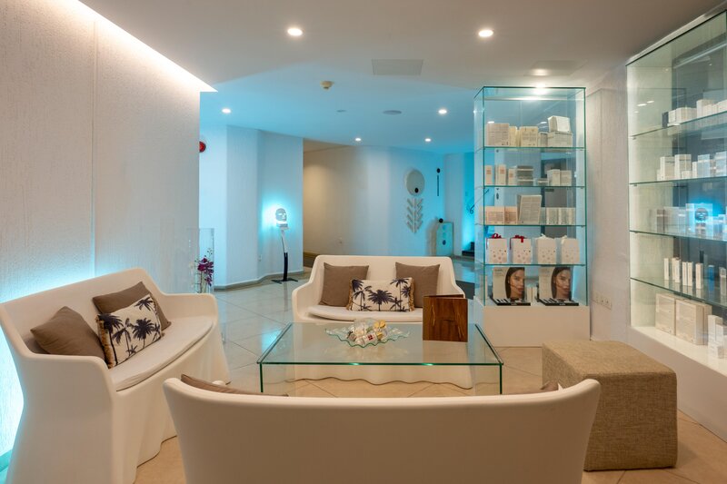 Coral Beach Hotel & Resort 158