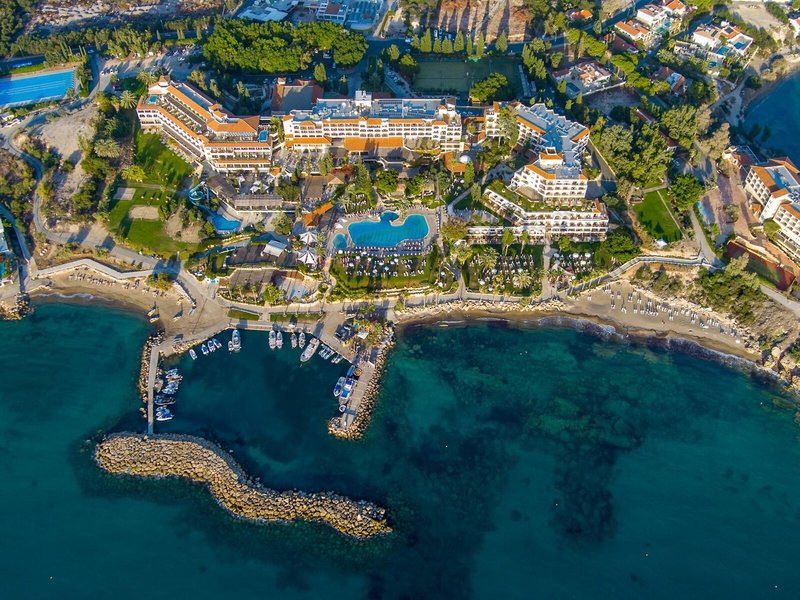 Coral Beach Hotel & Resort 2