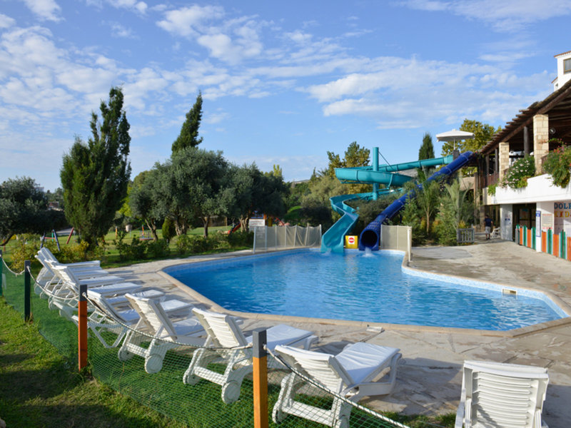 Coral Beach Hotel & Resort 7
