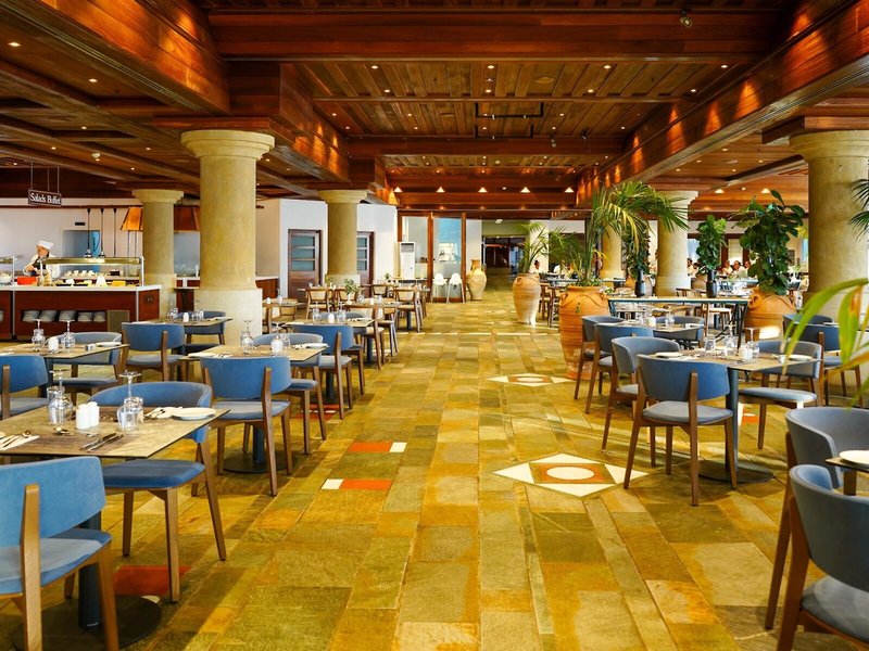 Coral Beach Hotel & Resort 12
