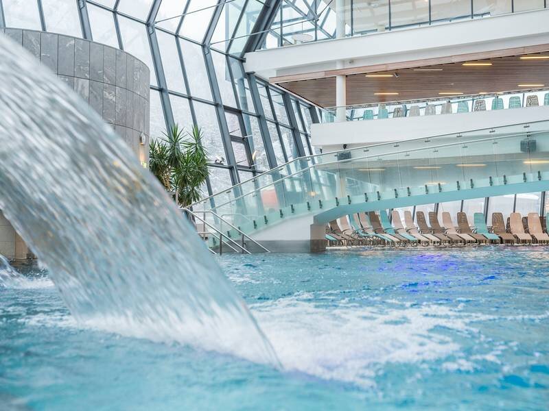 Aqua Dome 16