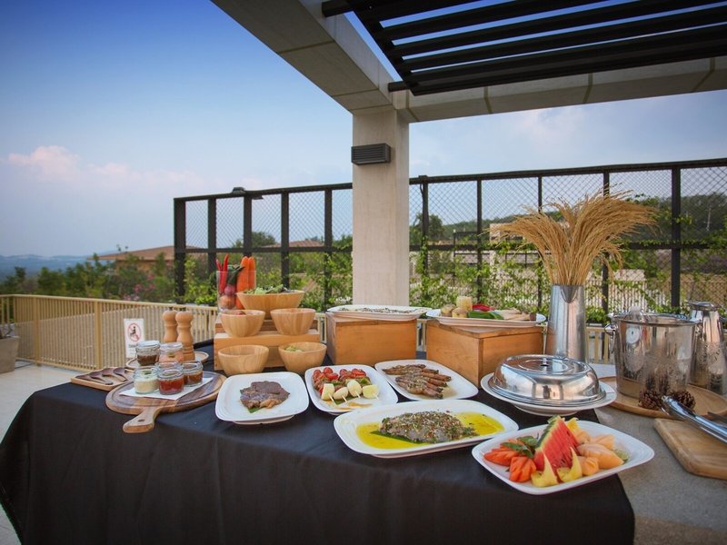 The Private Pool Villas at Civilai Hill Khao Yai 25 - Restaurant