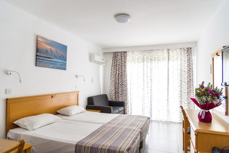 Helios Bay Hotel and Suites 5