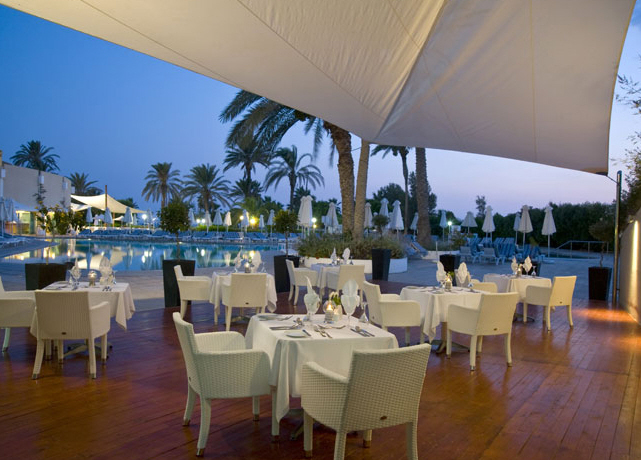 Louis Imperial Beach 4 - Terrace