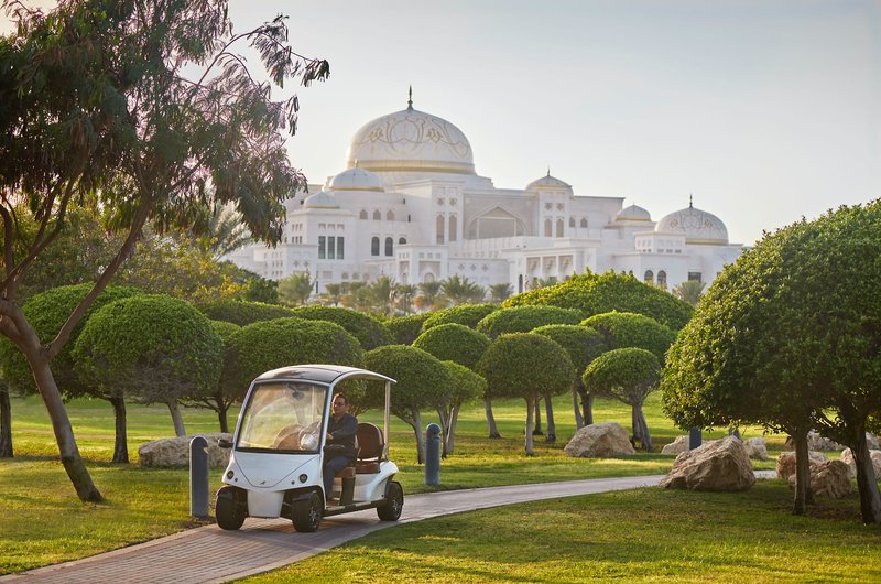 Emirates Palace Abu Dhabi 30 - Garden