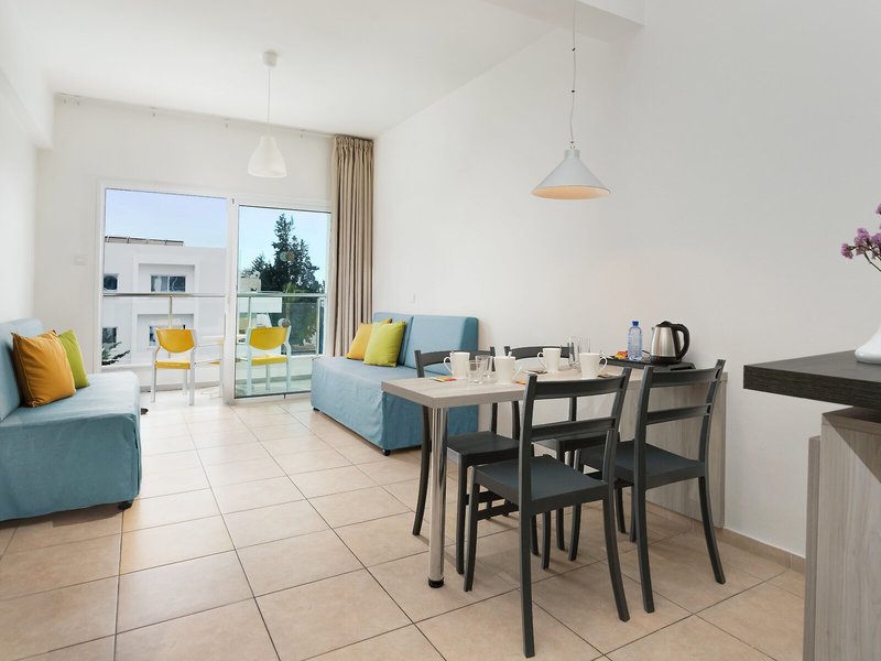 smartline Paphos 19