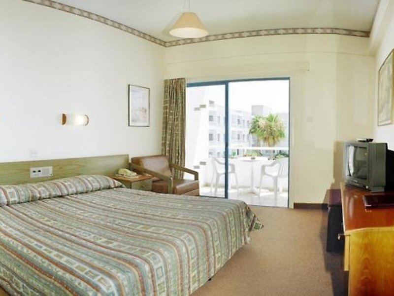 smartline Paphos 43