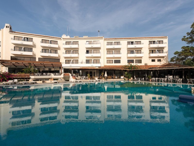 Paphos Gardens Holiday Resort 3