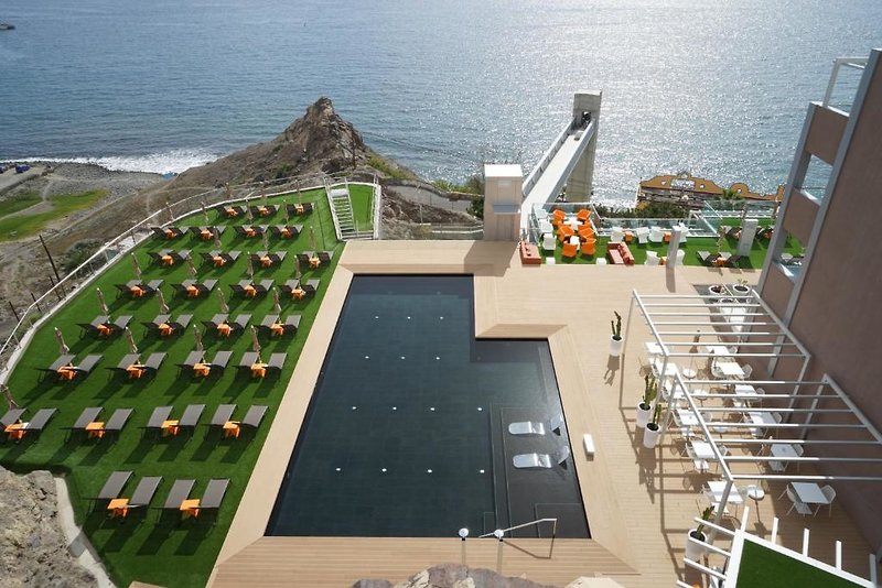 Riviera Vista 1