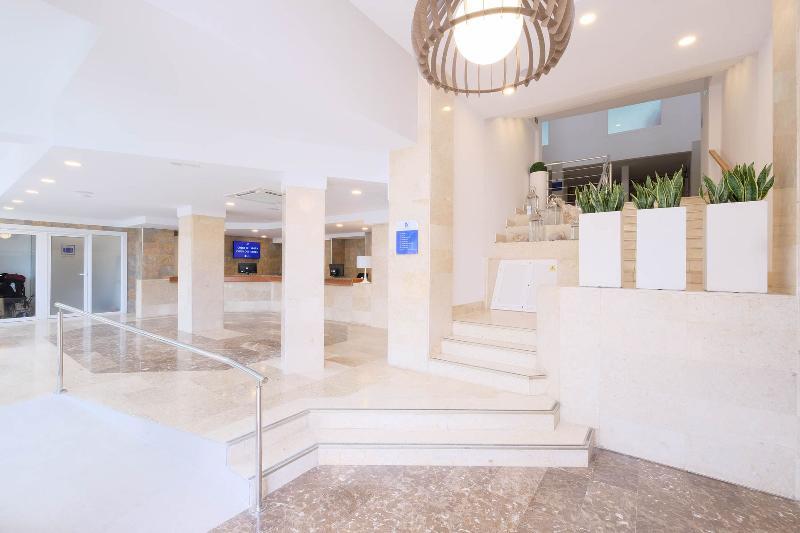 azuLine Hotel Palmanova Garden 6