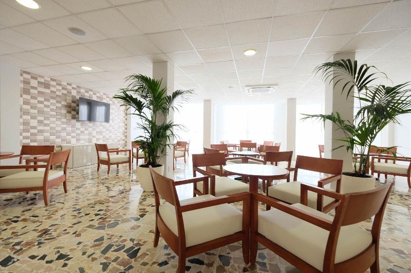 azuLine Hotel Palmanova Garden 9