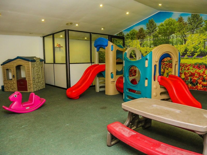 Oak Ray City Hotel 26