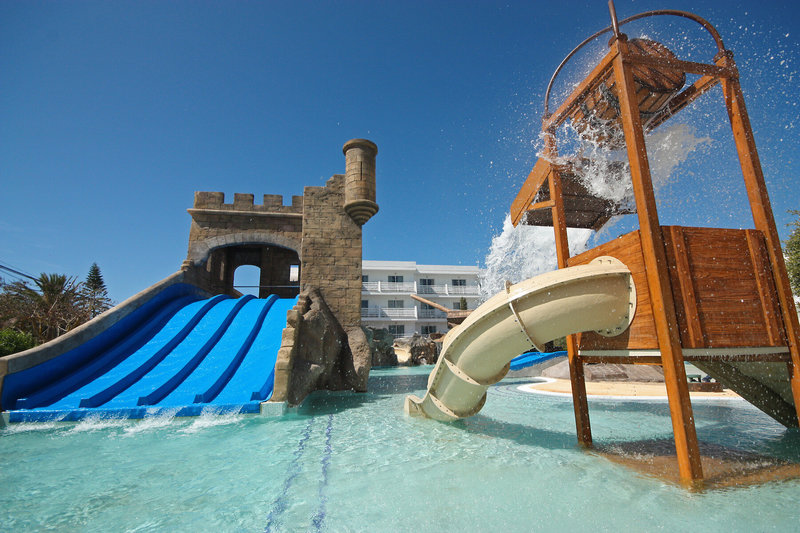 Pirates Village Apartments 15