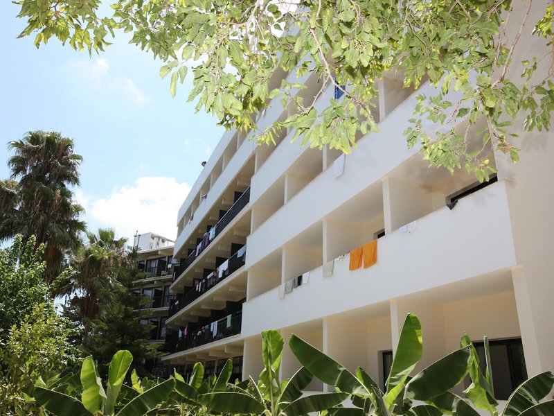 Veronica 1 - Exterior