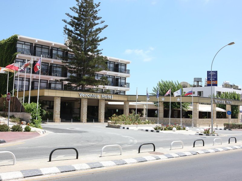 Veronica 2 - Exterior