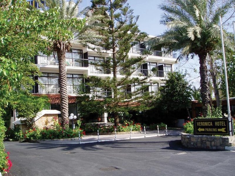 Veronica 4 - Exterior