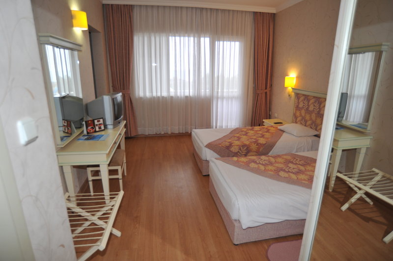 Armas Pemar Beach Resort 7