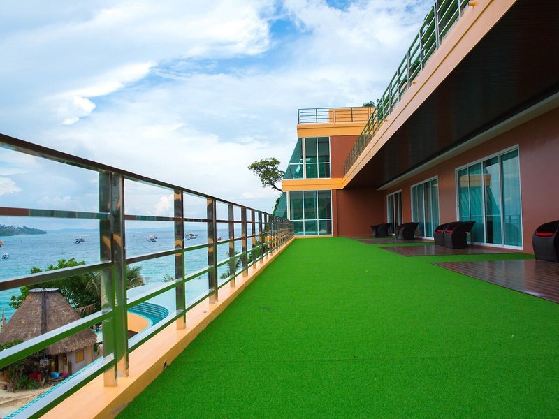 Phi Phi Cliff Beach Resort 5