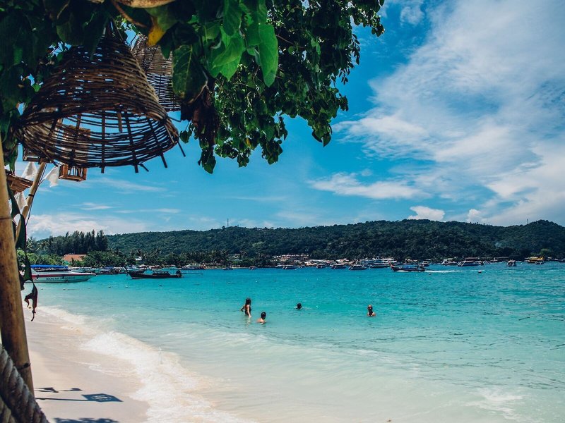 Phi Phi Cliff Beach Resort 7