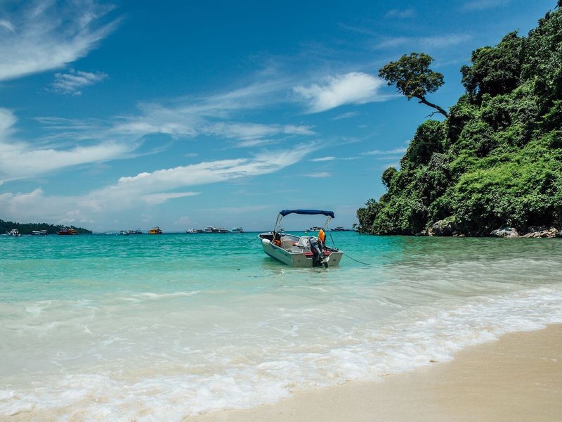 Phi Phi Cliff Beach Resort 9