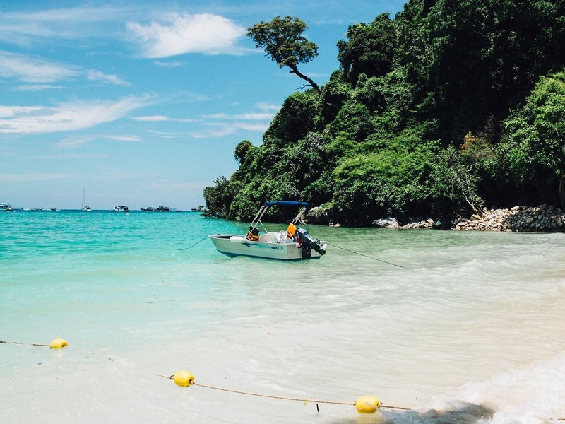 Phi Phi Cliff Beach Resort 11