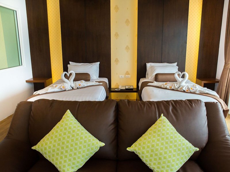 Phi Phi Cliff Beach Resort 21