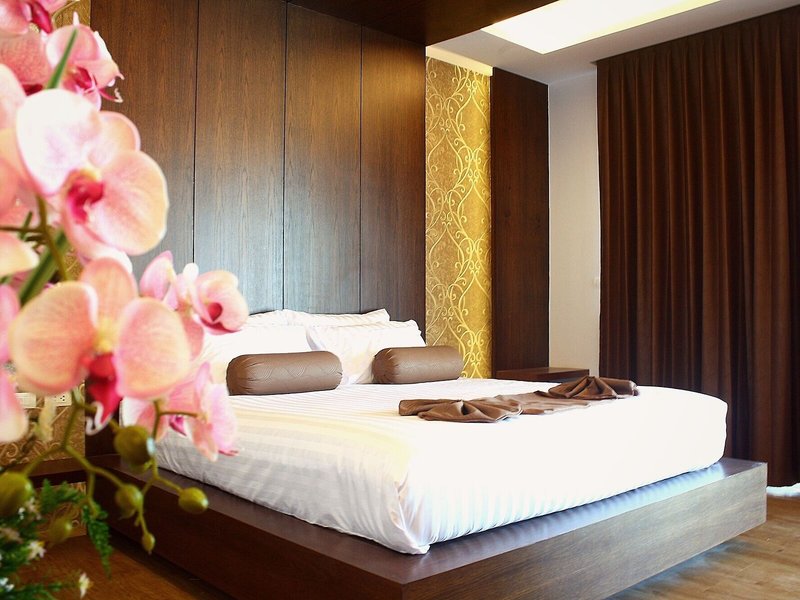 Phi Phi Cliff Beach Resort 33