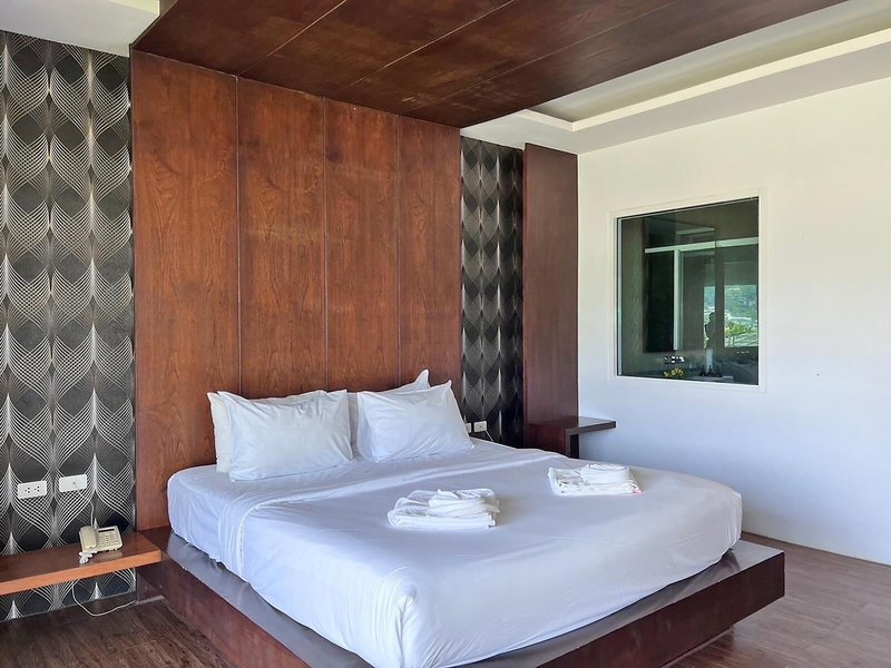 Phi Phi Cliff Beach Resort 40