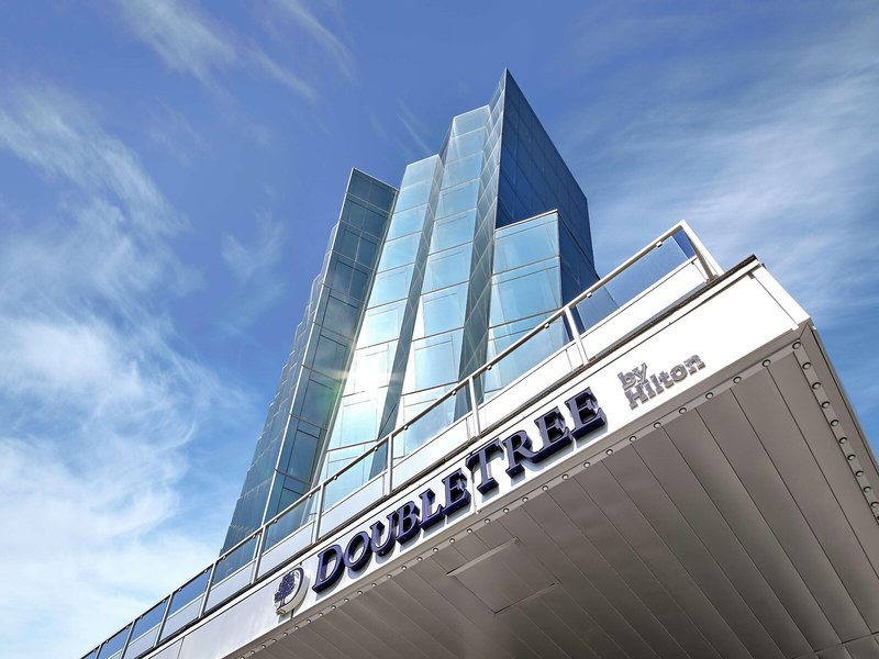 DoubleTree By Hilton Edmonton Downtown 3