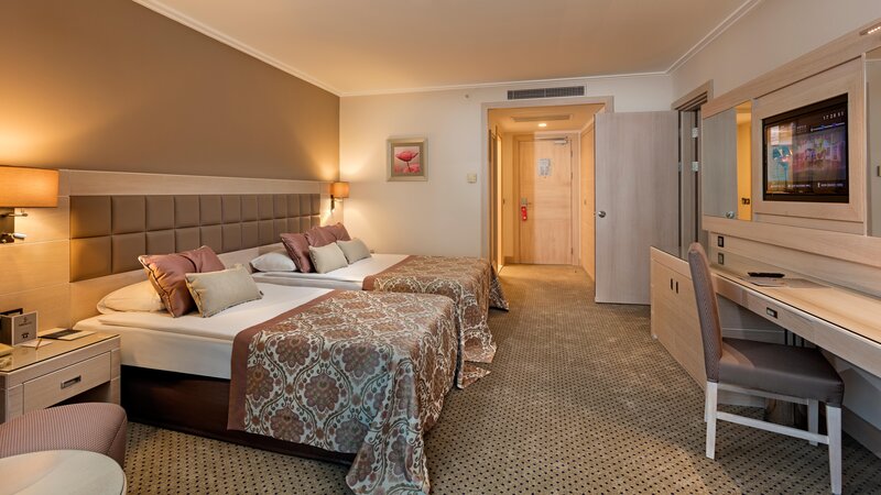 Miracle Resort Hotel 71