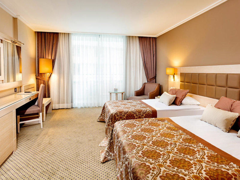 Miracle Resort 43