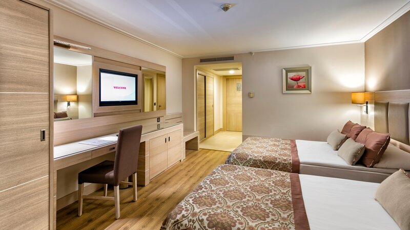 Miracle Resort Hotel 36