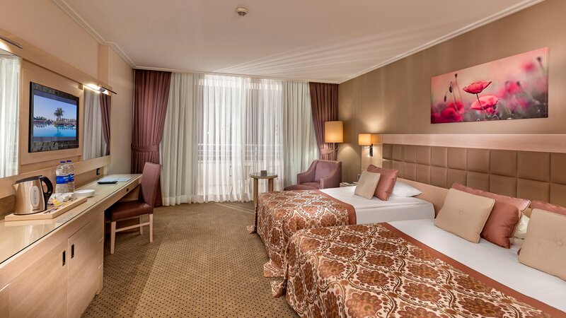 Miracle Resort Hotel 76