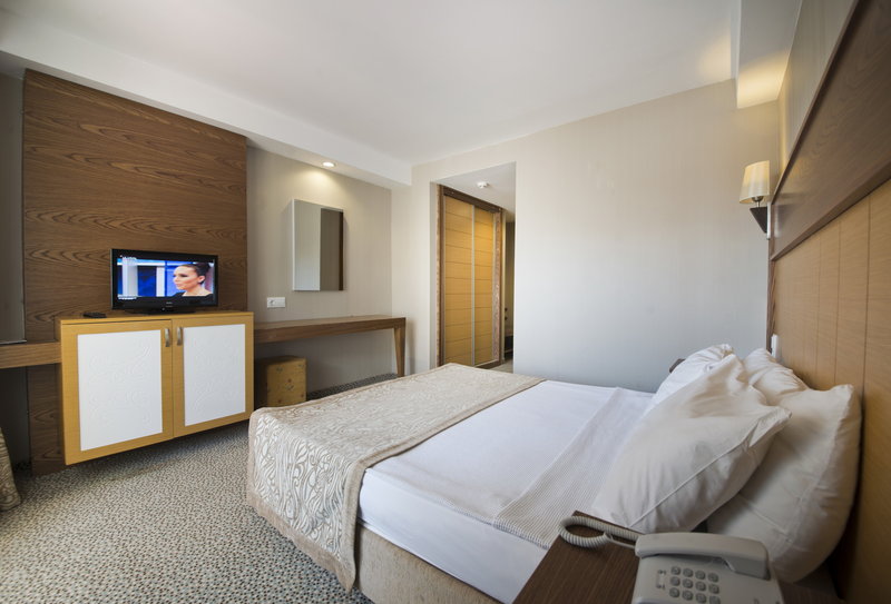 Mc Beach Resort Hotel 8