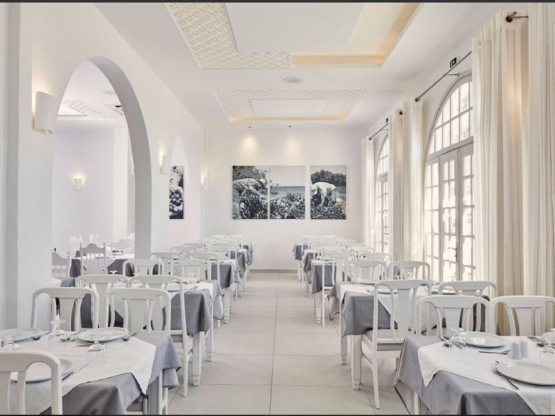 Santorini Palace 16