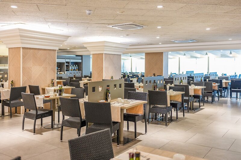 Golden Port Salou & Spa 10