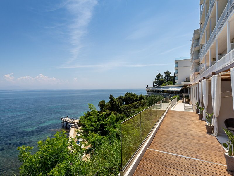 Oasis Hotel 5