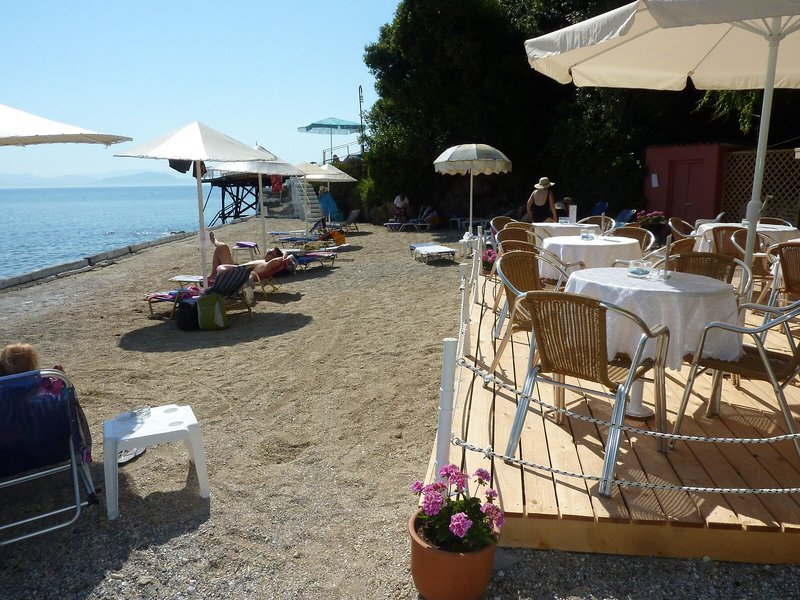 Oasis Hotel 10