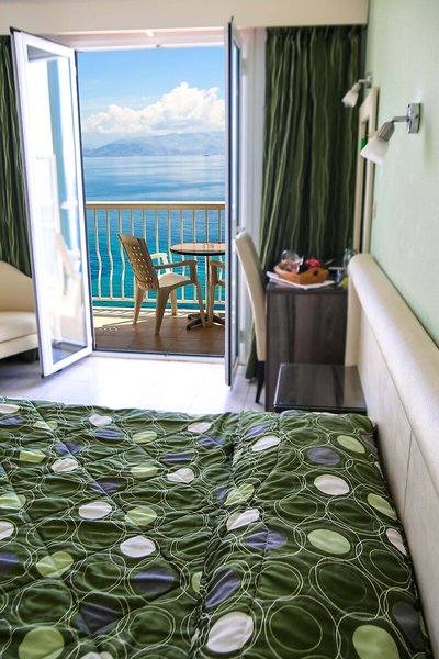 Oasis Hotel 50
