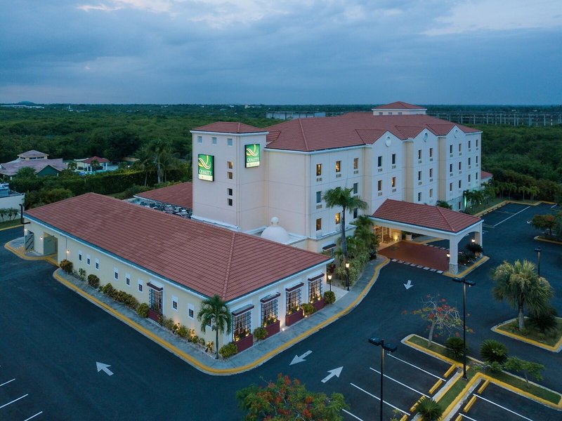 Quality Hotel Real Aeropuerto Santo Domingo 5