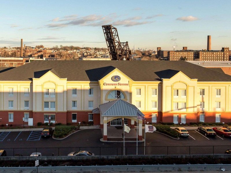 Comfort Suites Newark - Harrison 4