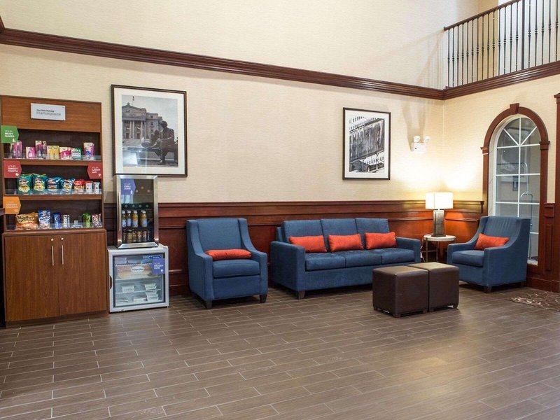 Comfort Suites Newark - Harrison 11